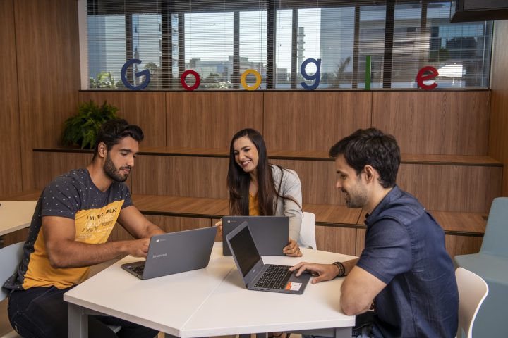 Cursos de idiomas como oportunidade de crescimento profissional