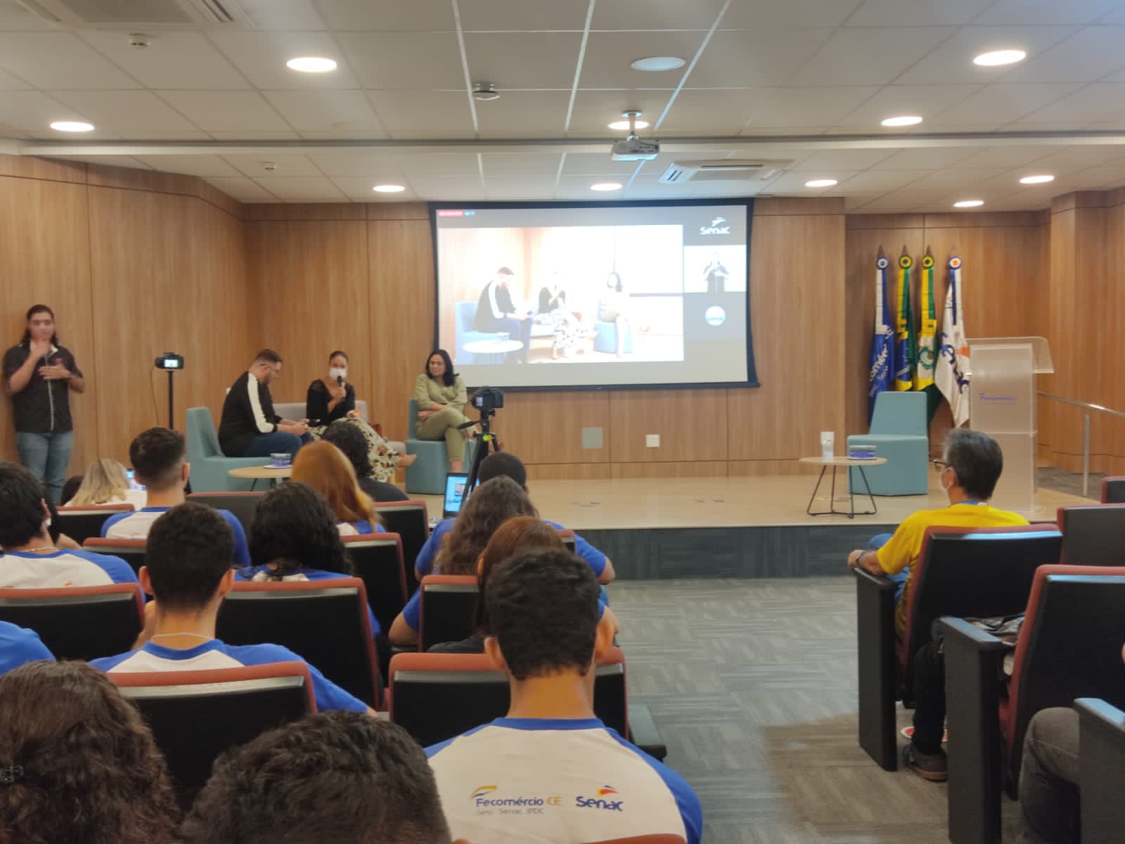 Senac debate competências e desafios dos jovens no mundo trabalho