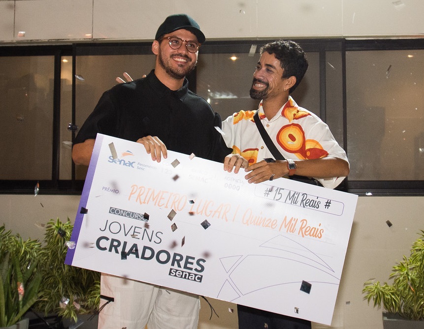 Estilista Caio Nascimento cria nova marca durante mentorias do concurso Jovens Criadores
