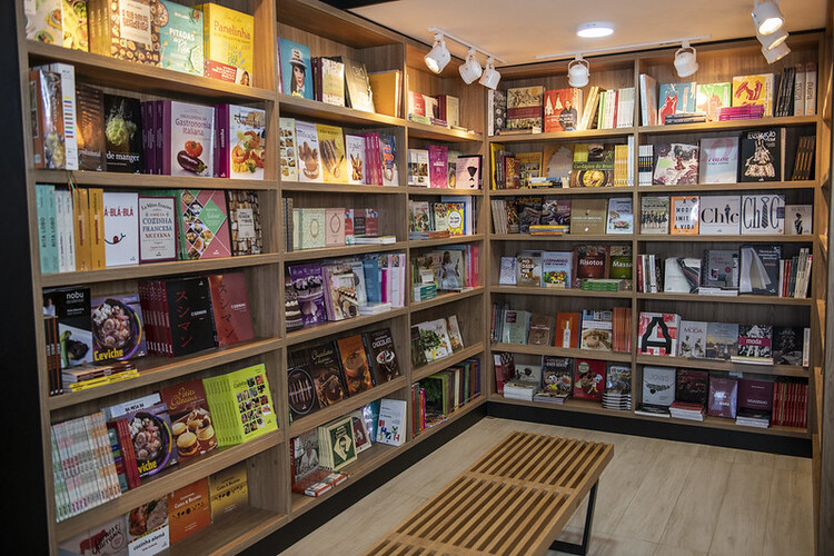 Dia das Mães: Três dicas de livros da Livraria Senac para presentear