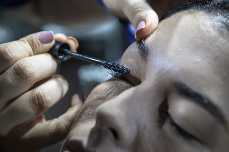 Ação social do Senac oferece maquiagem e penteados às ‘Noivas de Santo Antônio’