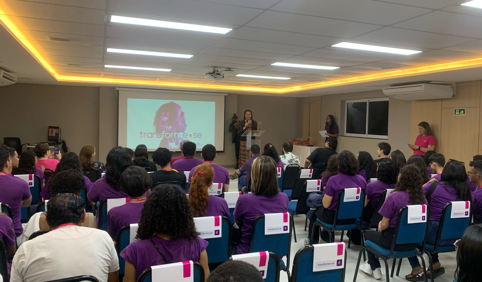 Senac Ceará e parceiros capacitam jovens no programa Transforme-se