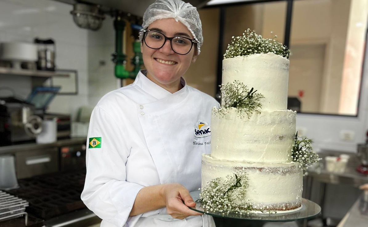 Empreendedora investe em curso de Confeiteiro para expandir negócios