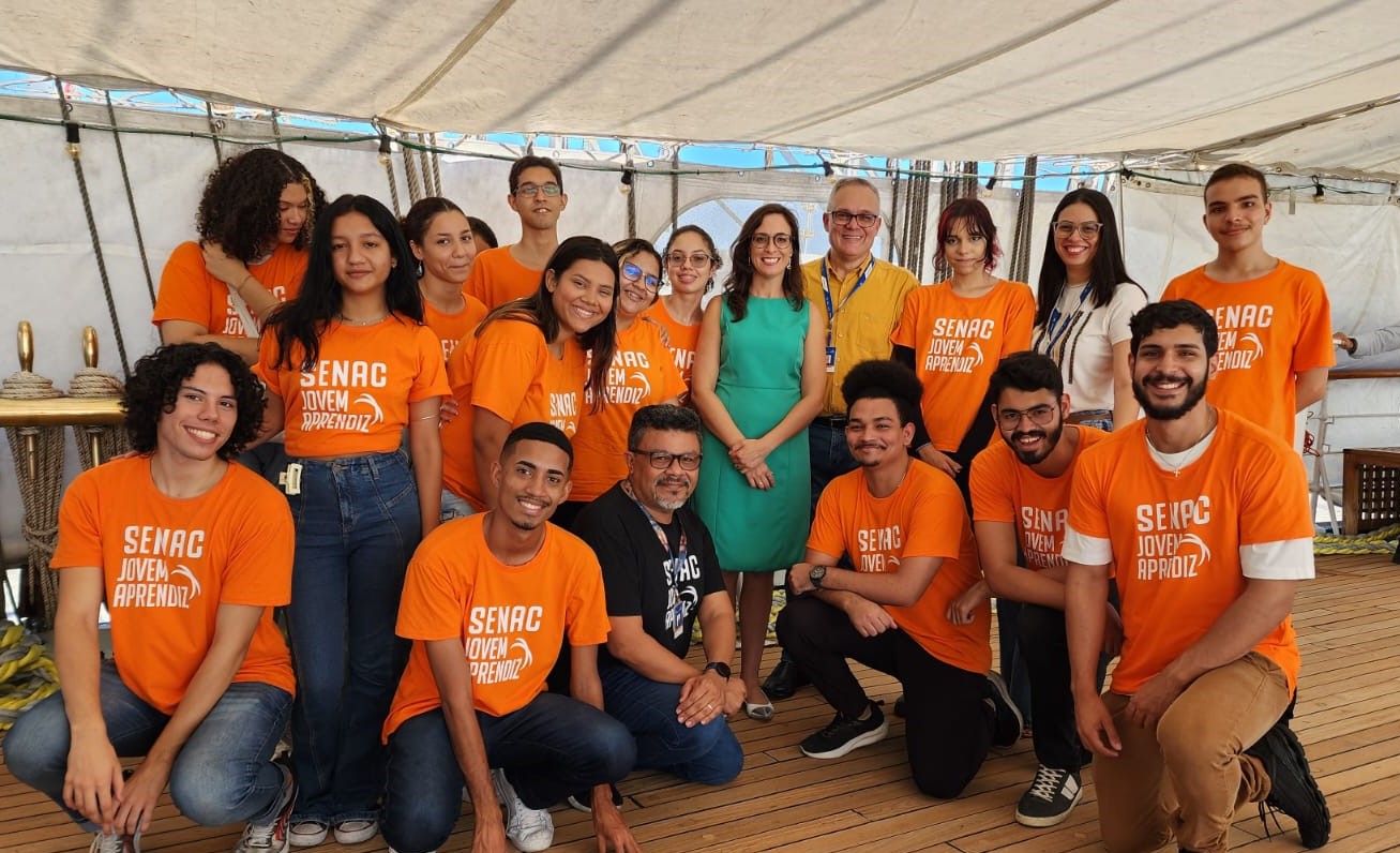Navio-escola da Marinha da Argentina recebe visitação de alunos no Senac