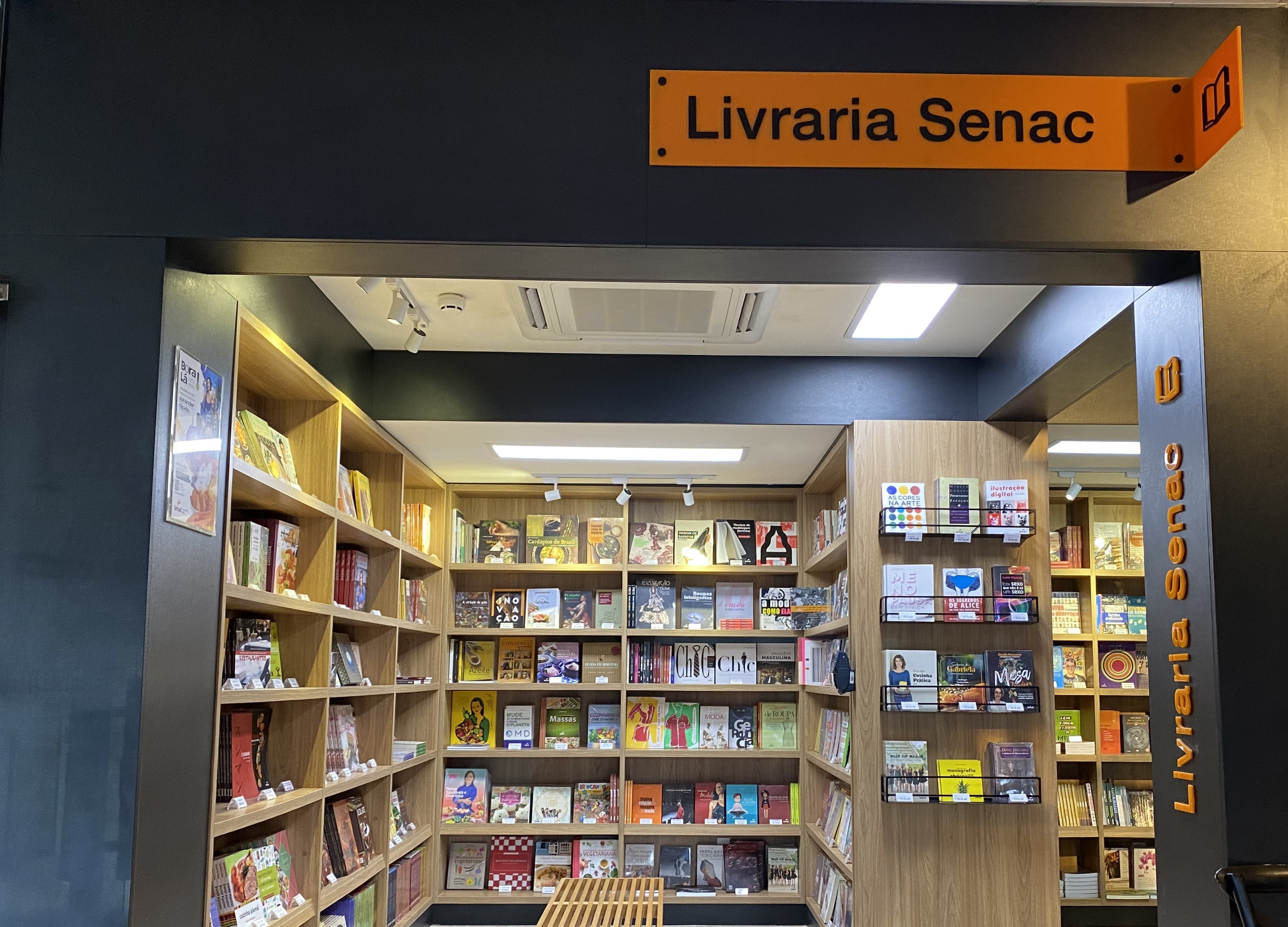 Livraria Senac Ceará promove Bazar de Natal com descontos de até 80%
